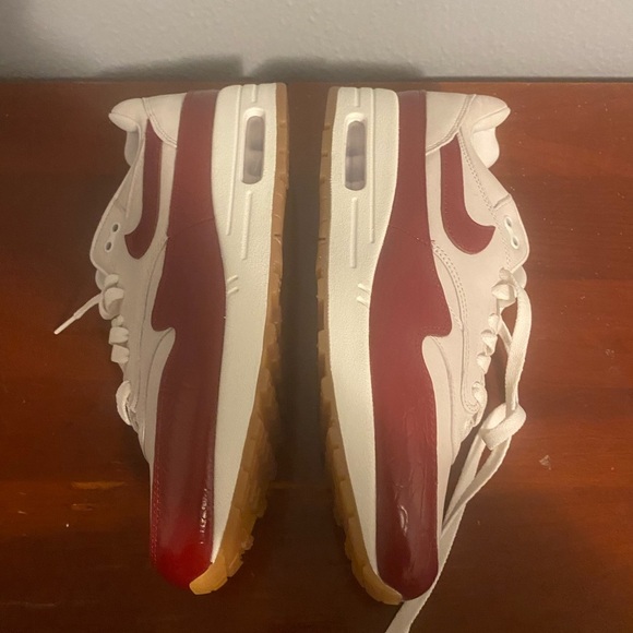Nike White Sneakers Air Max 1 ladies size 12 fits men size 10.5 new authentic - Picture 1 of 9